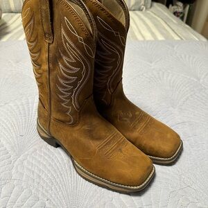 Ariat women’s Tan Western Boots